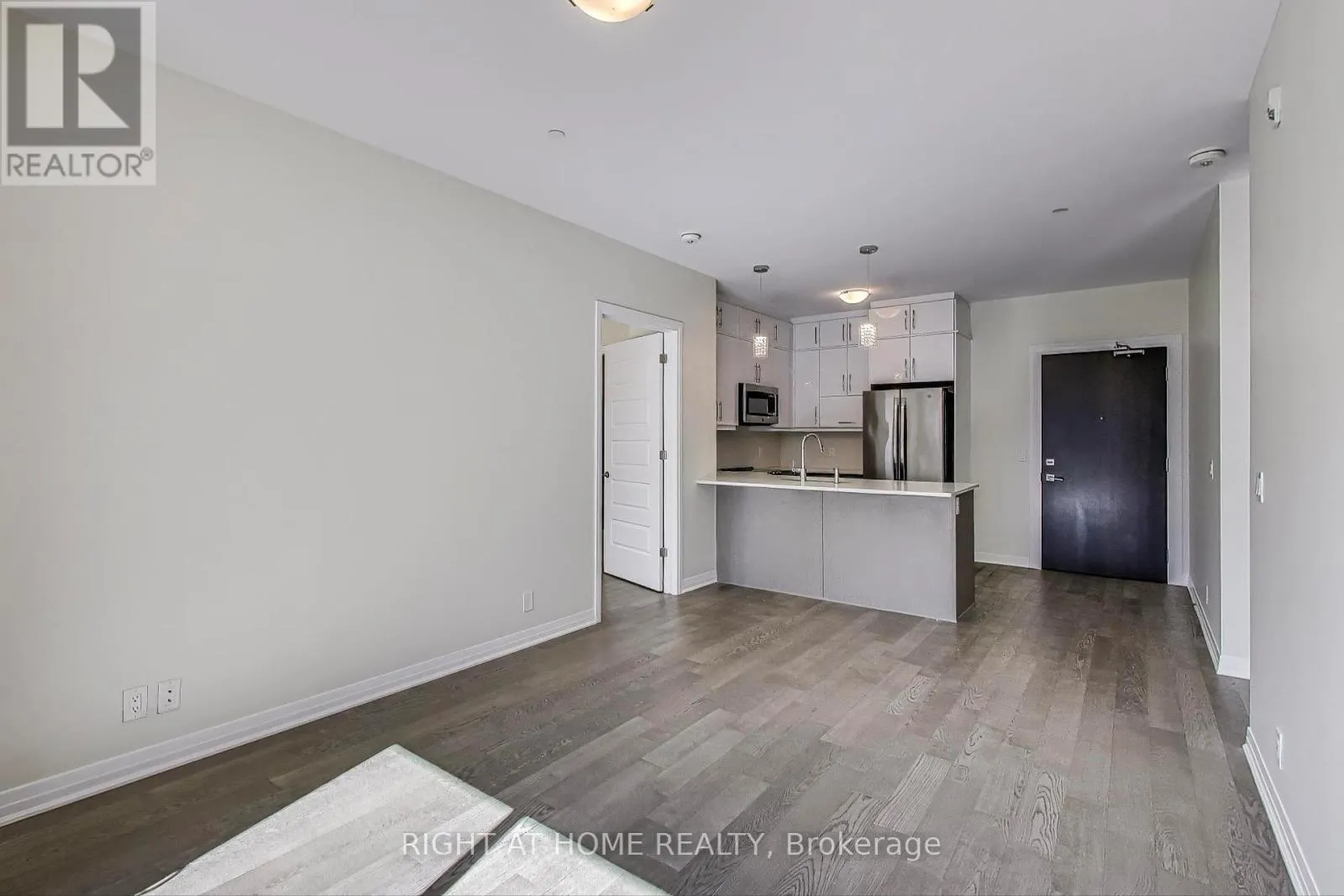 401 - 102 GROVEWOOD COMMON CIRCLE