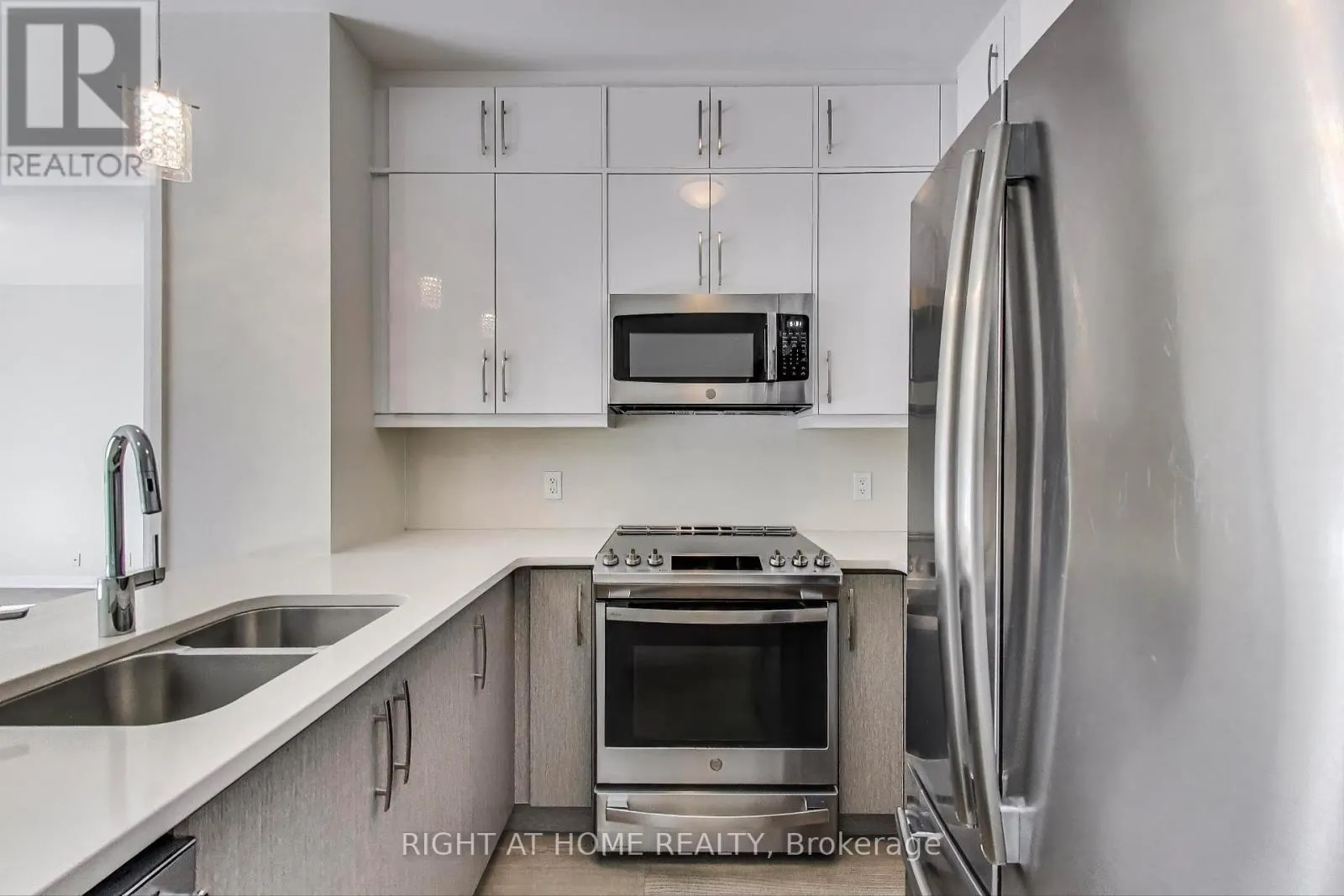 401 - 102 GROVEWOOD COMMON CIRCLE