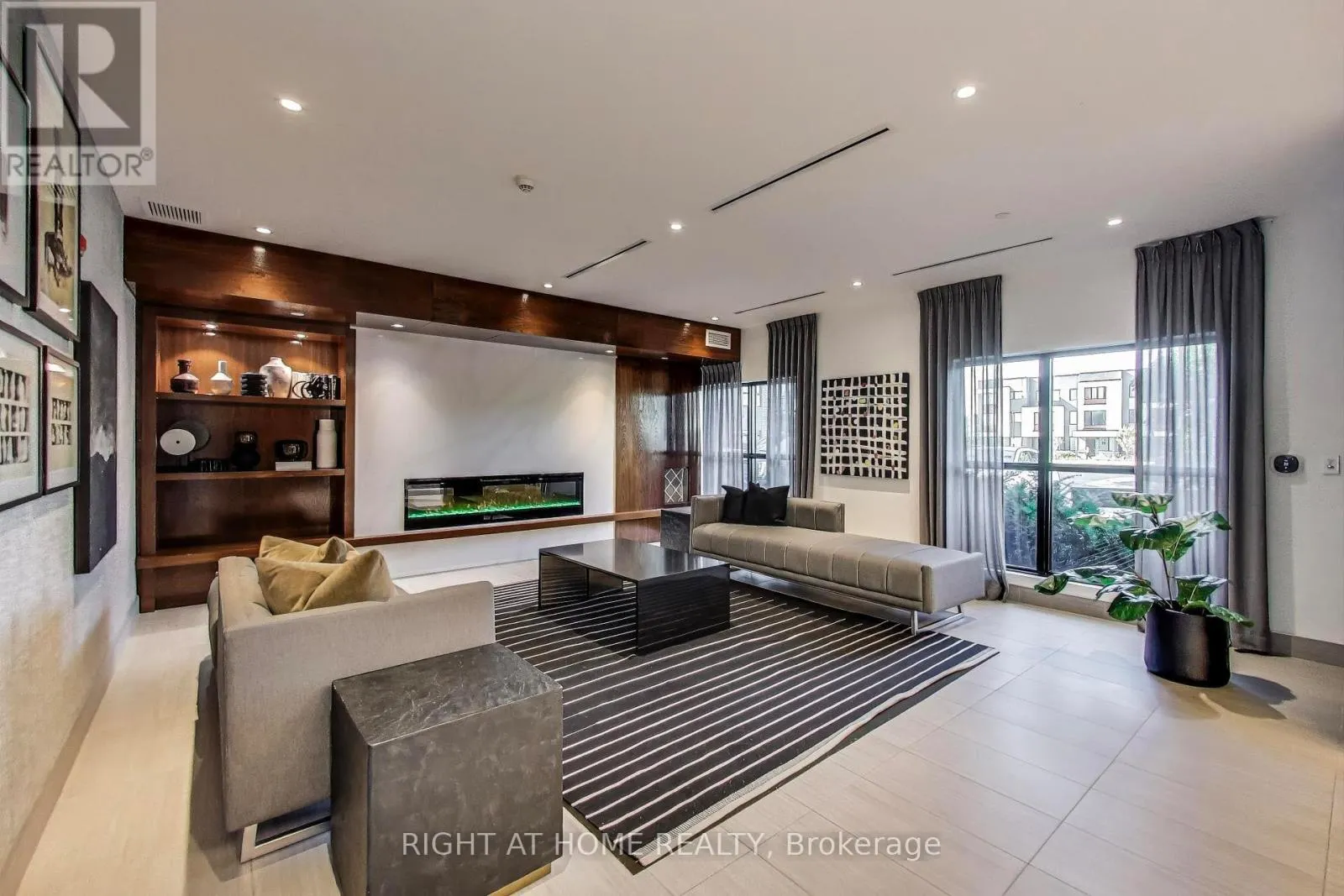 401 - 102 GROVEWOOD COMMON CIRCLE