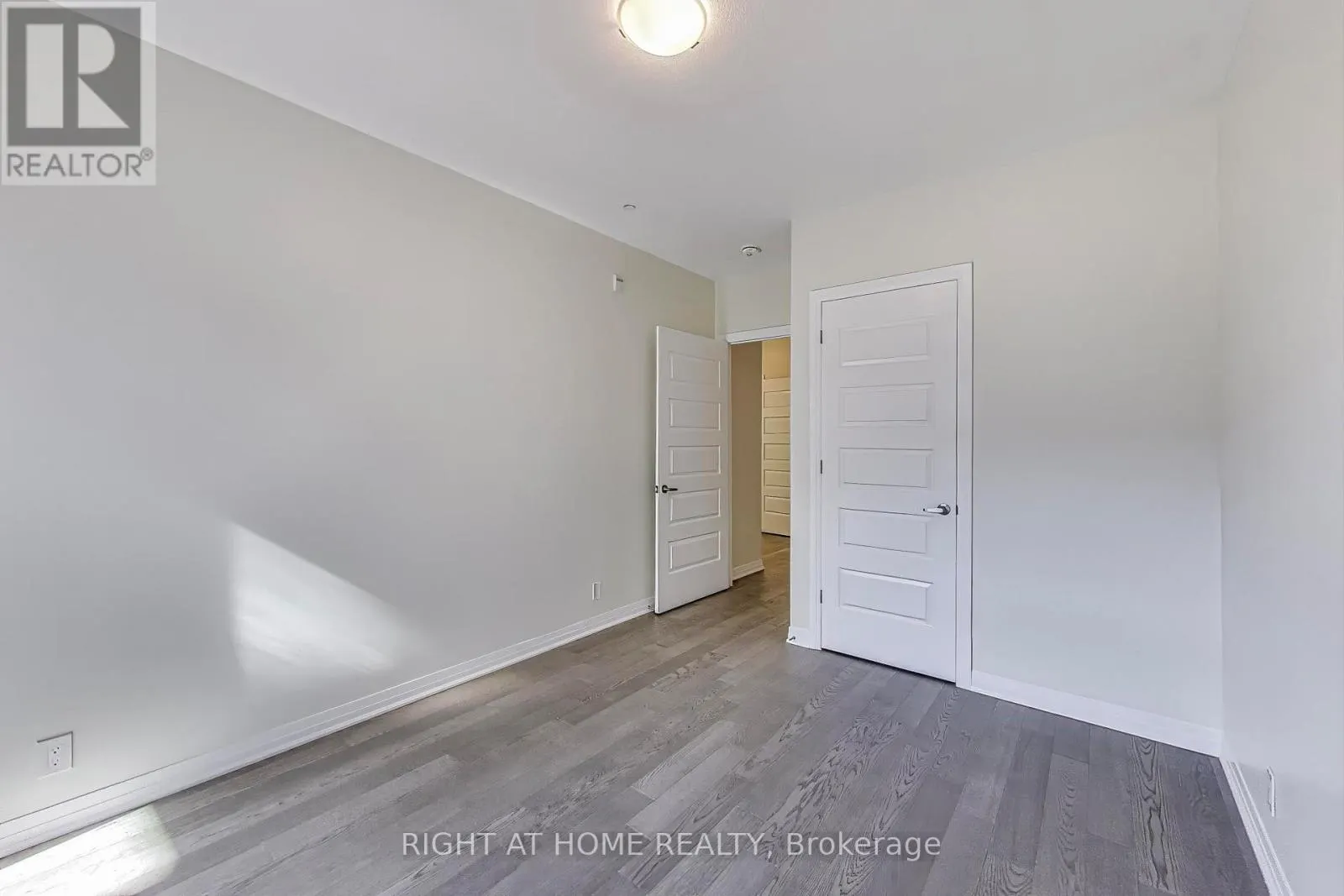 401 - 102 GROVEWOOD COMMON CIRCLE