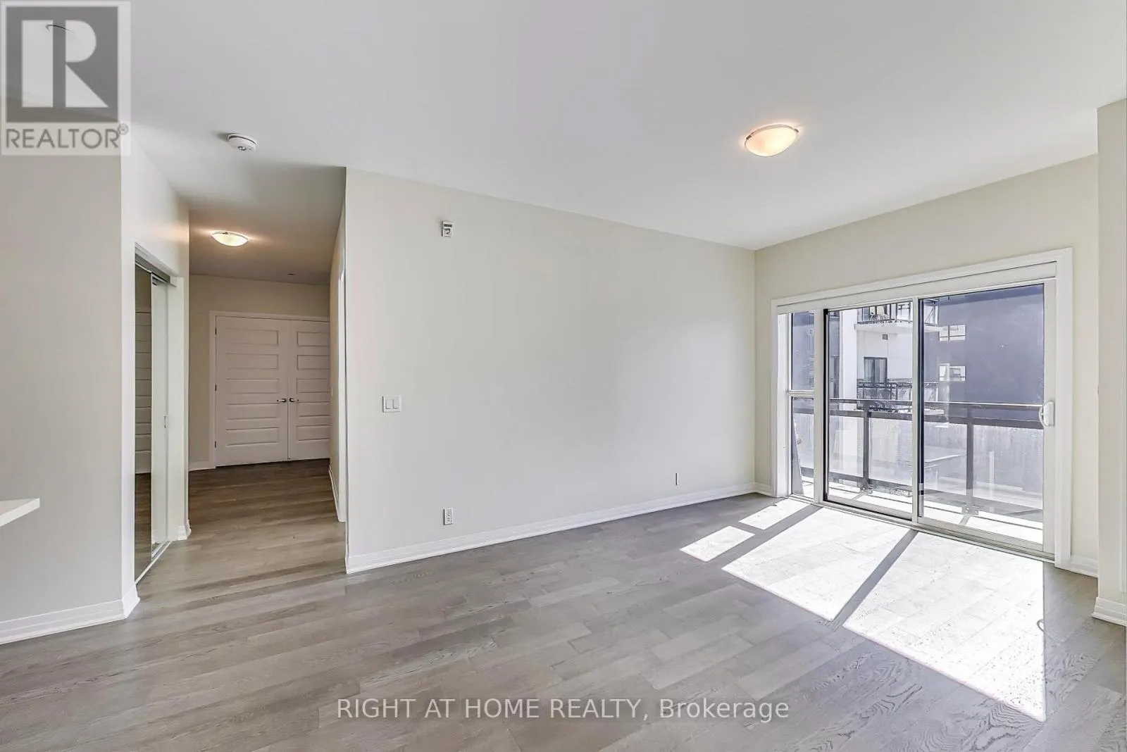 401 - 102 GROVEWOOD COMMON CIRCLE