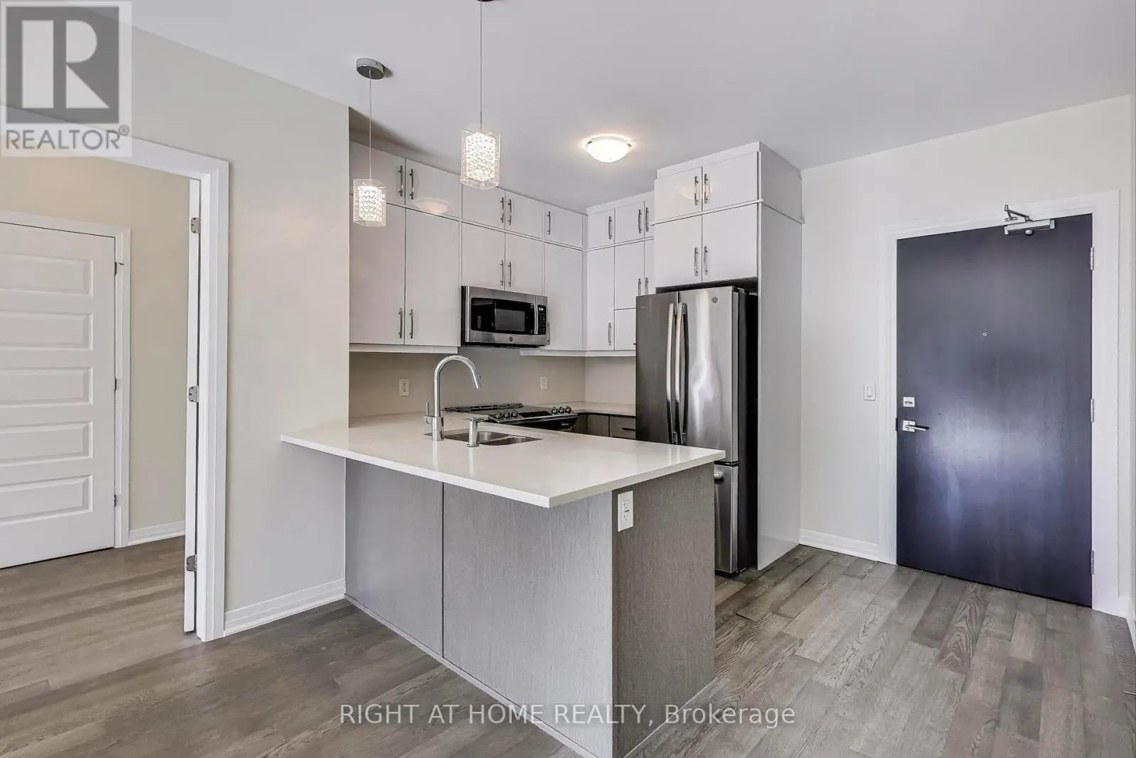 401 - 102 GROVEWOOD COMMON CIRCLE