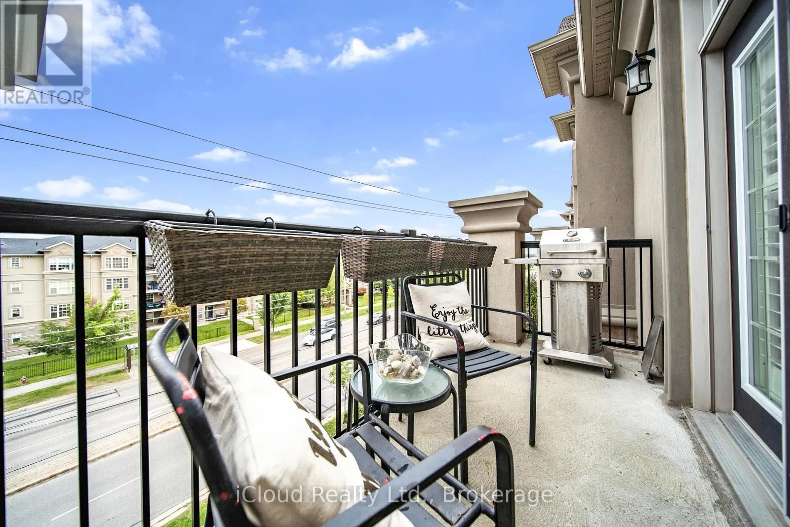 11 - 1440 MAIN STREET E
