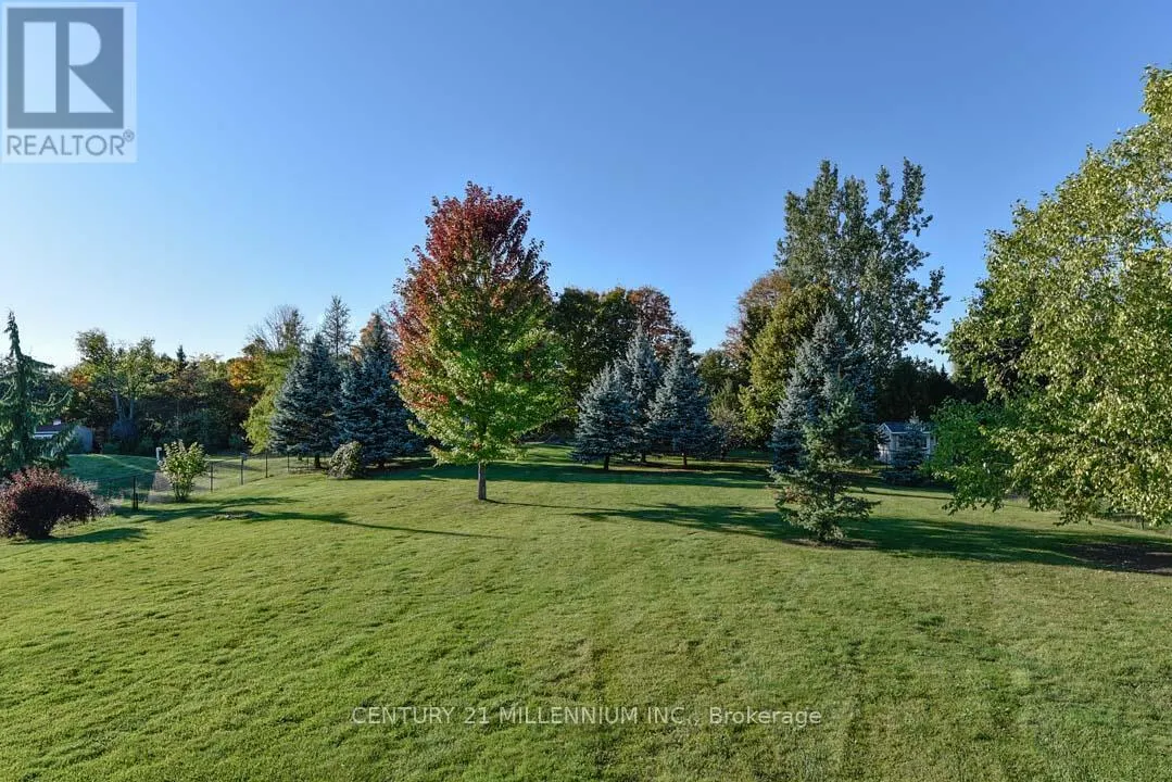 8 CASTLEWOOD COURT