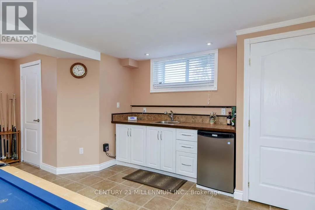 8 CASTLEWOOD COURT