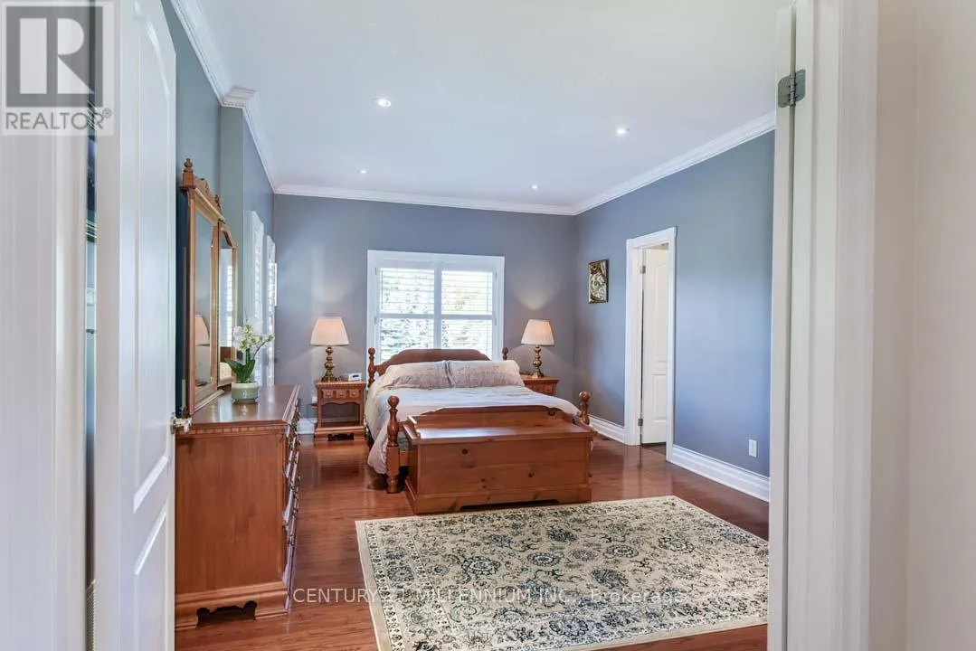 8 CASTLEWOOD COURT