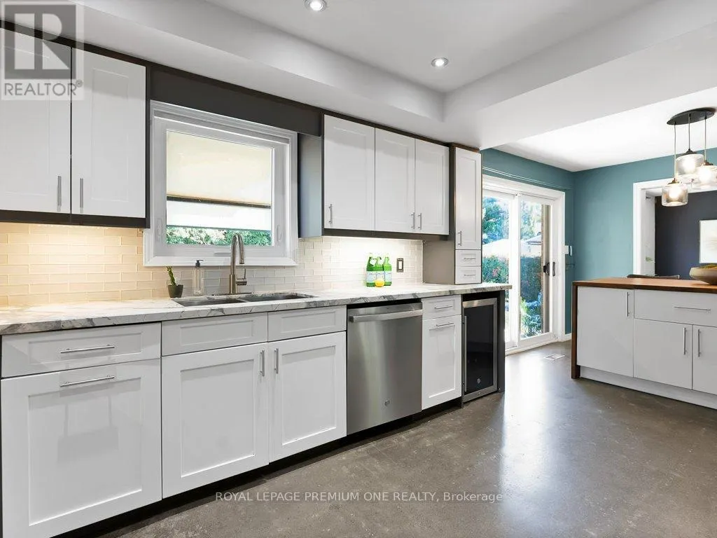 417 KINGSVIEW DRIVE