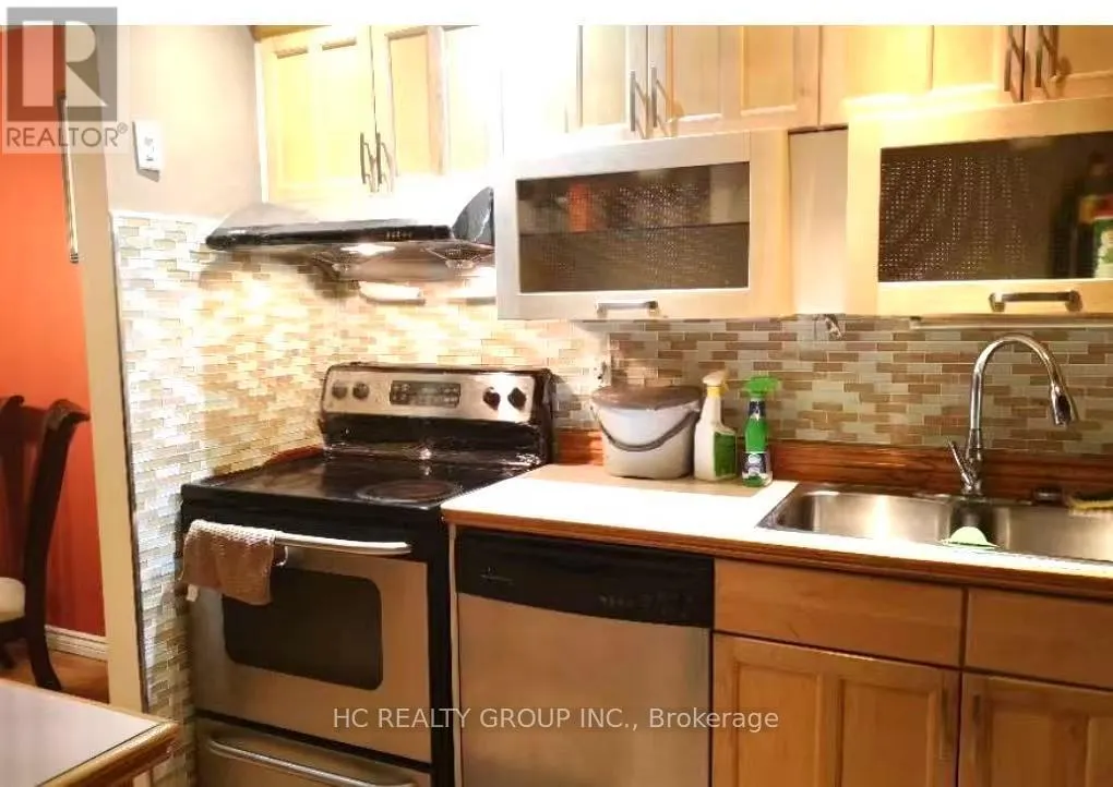 29 - 3025 CEDARGLEN GATE