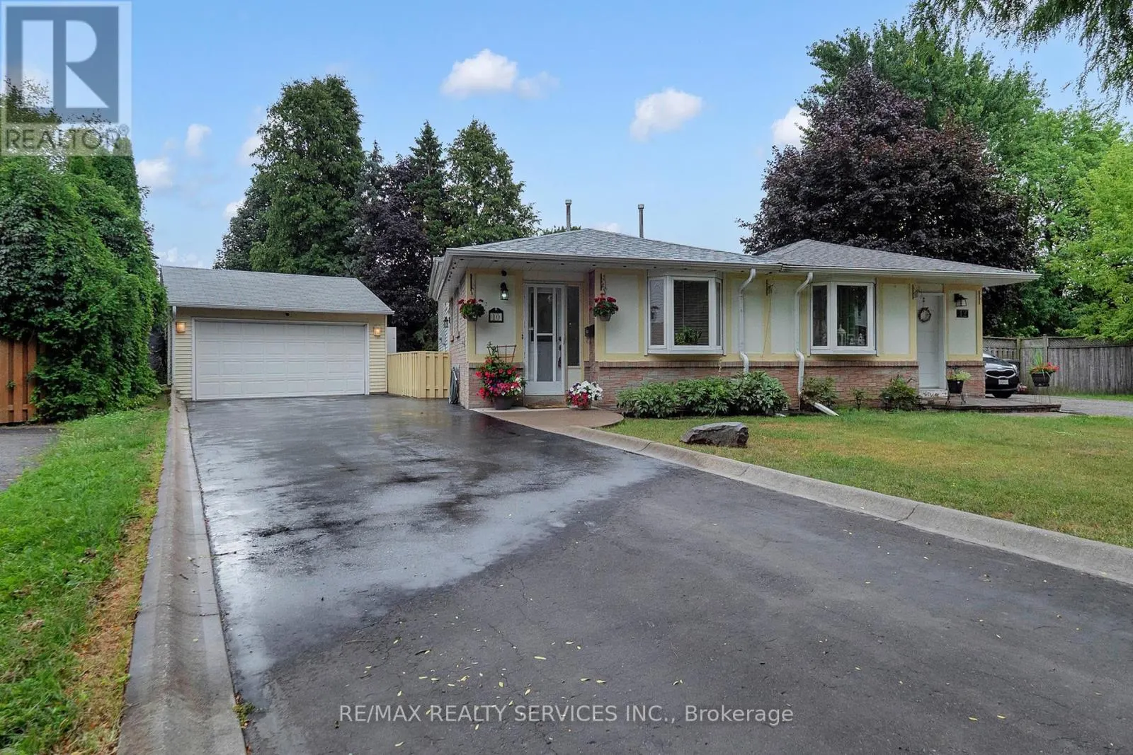 10 MINTON PLACE