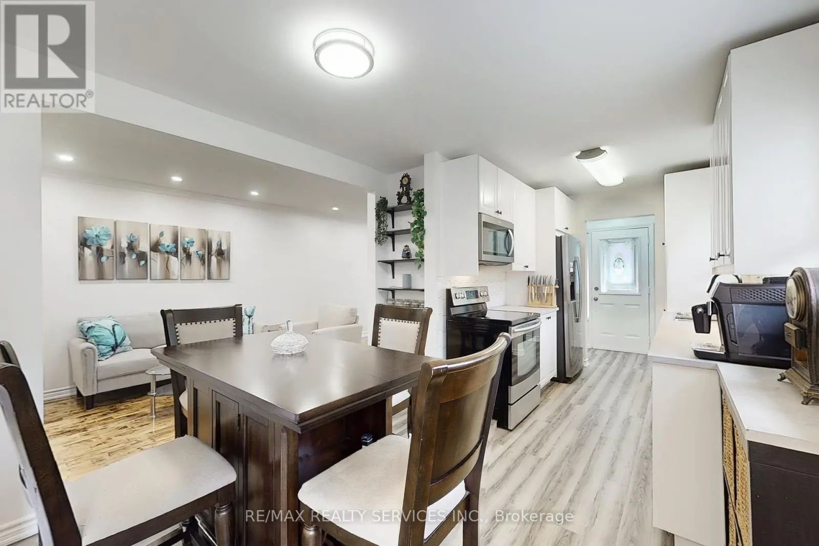 10 MINTON PLACE