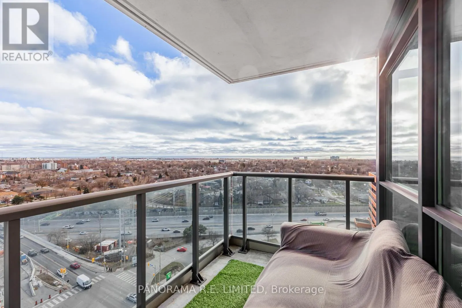 1702 - 215 SHERWAY GARDENS ROAD