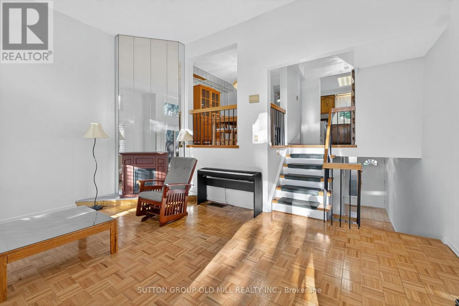 31 - 4230 FIELDGATE DRIVE
