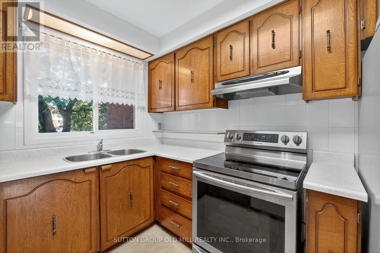 31 - 4230 FIELDGATE DRIVE