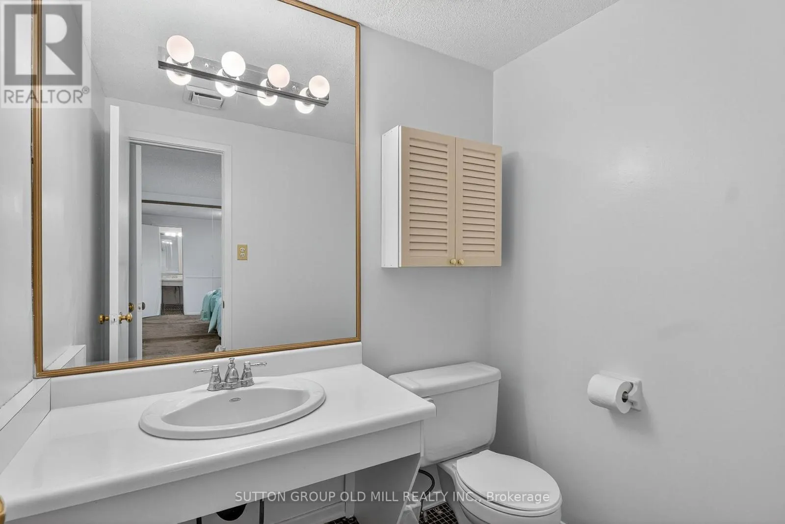 31 - 4230 FIELDGATE DRIVE