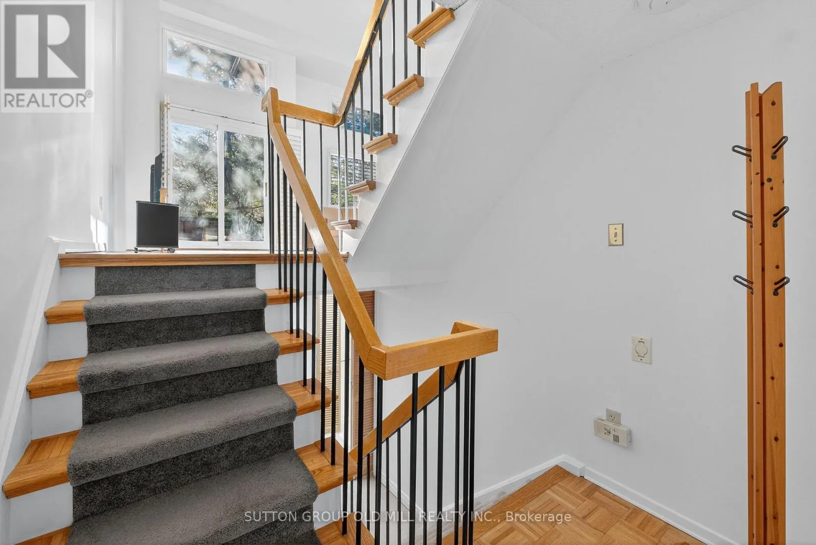31 - 4230 FIELDGATE DRIVE