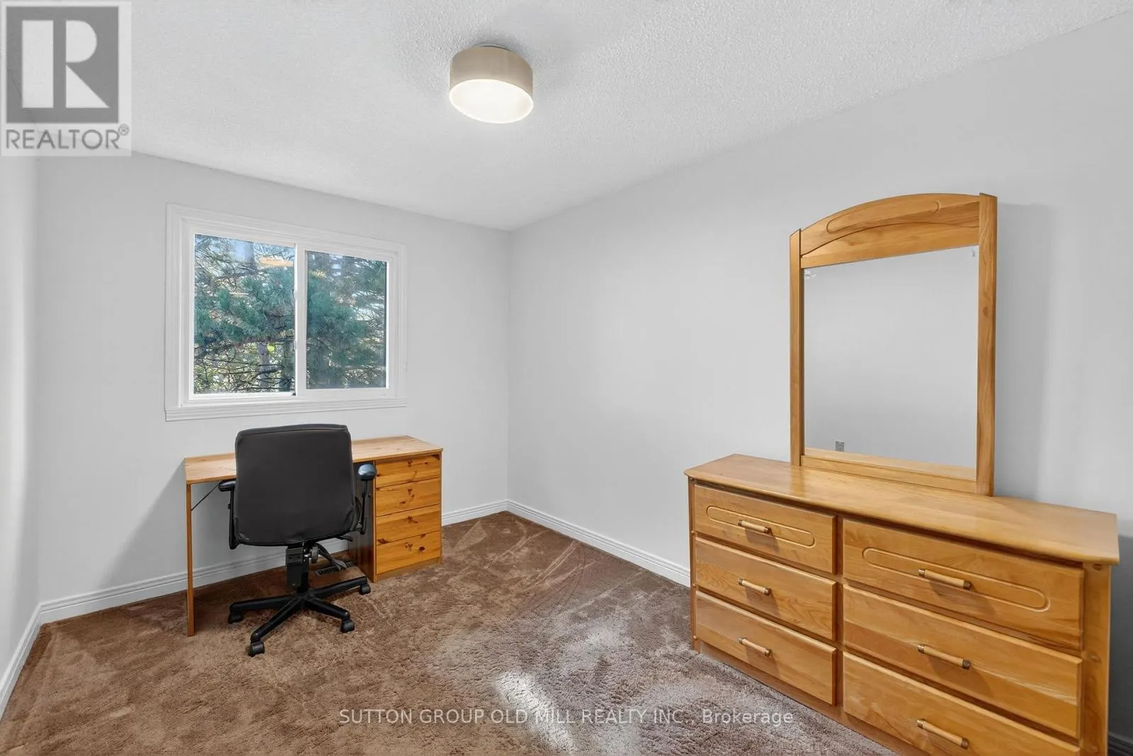 31 - 4230 FIELDGATE DRIVE