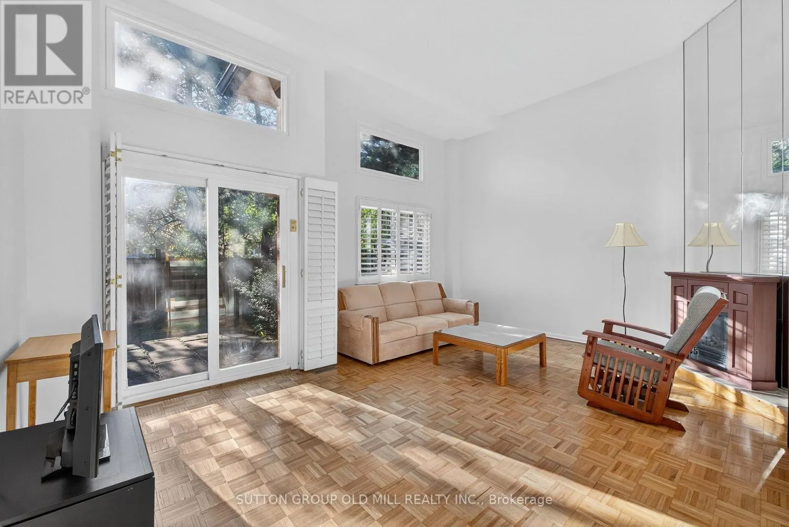 31 - 4230 FIELDGATE DRIVE