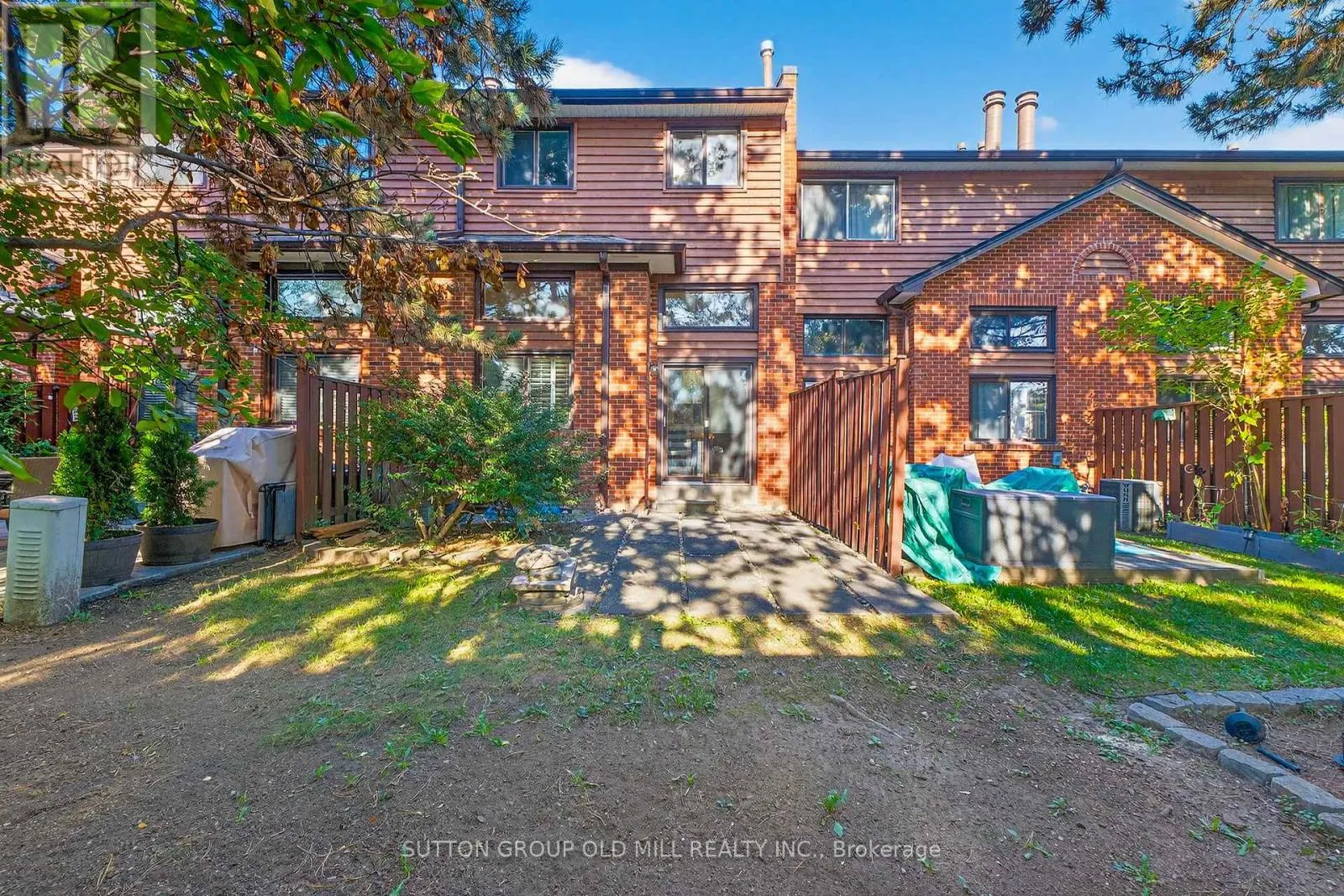 31 - 4230 FIELDGATE DRIVE