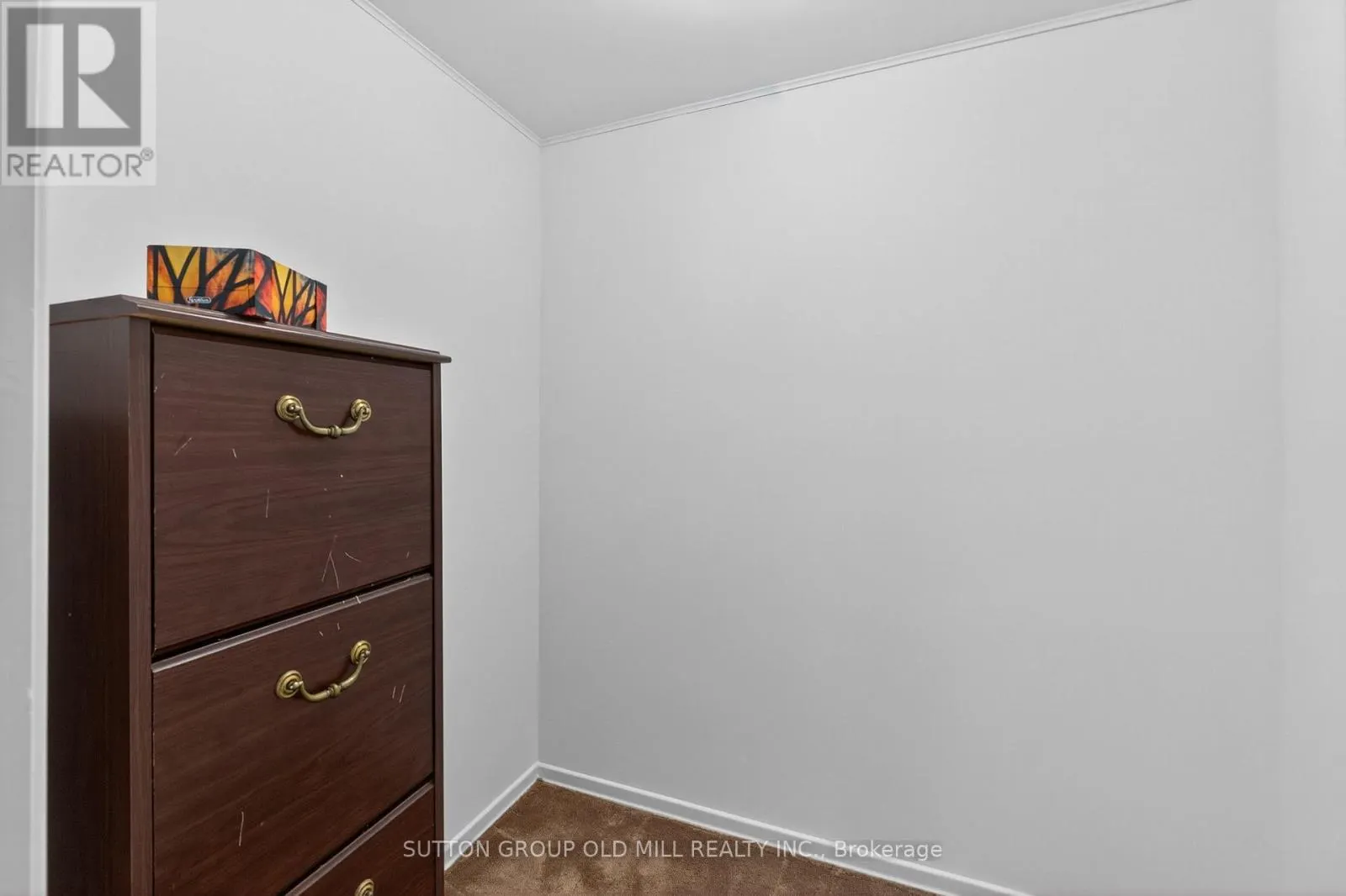 31 - 4230 FIELDGATE DRIVE
