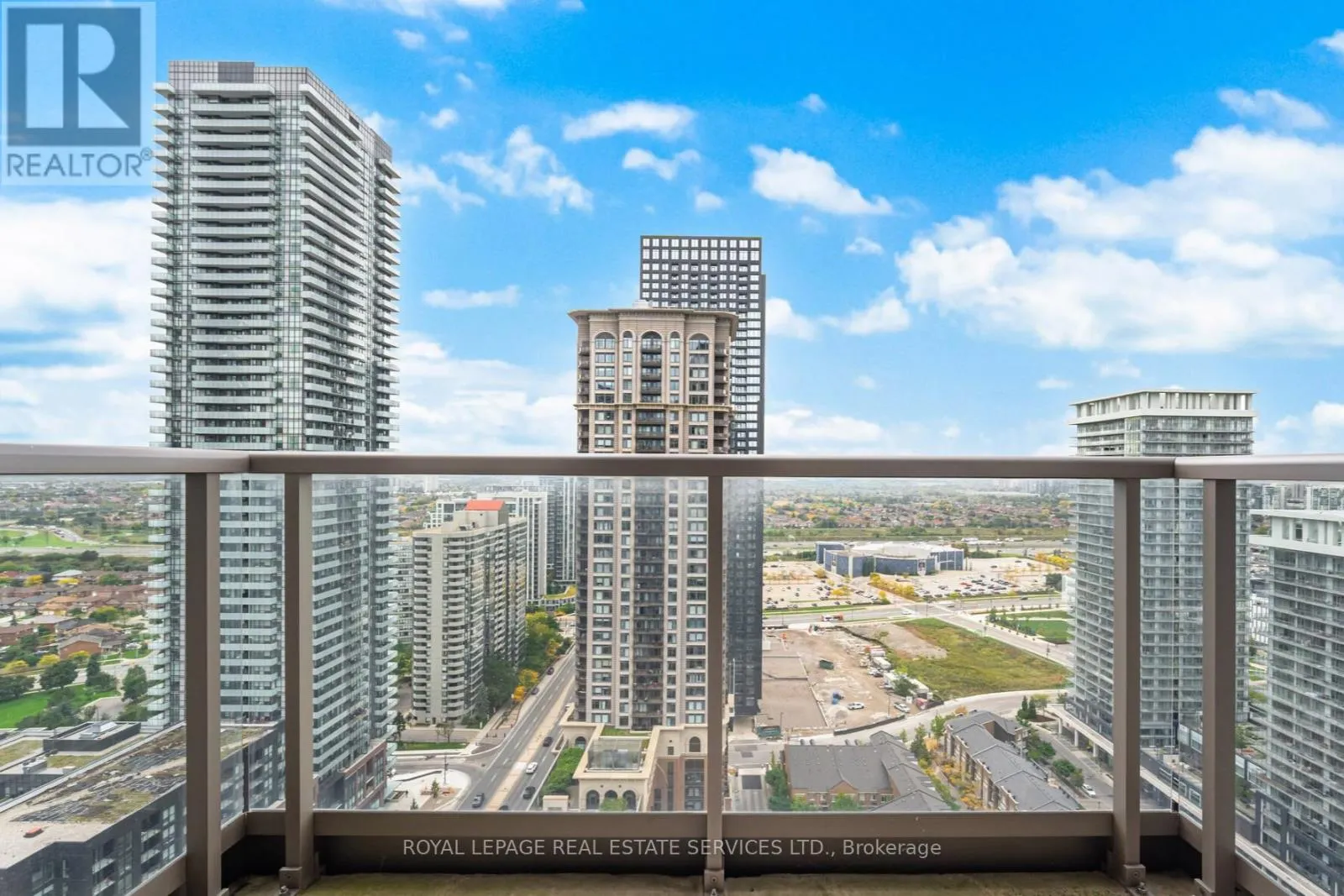 2807 - 388 PRINCE OF WALES DRIVE