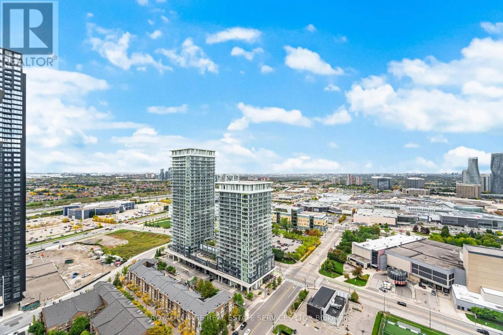 2807 - 388 PRINCE OF WALES DRIVE