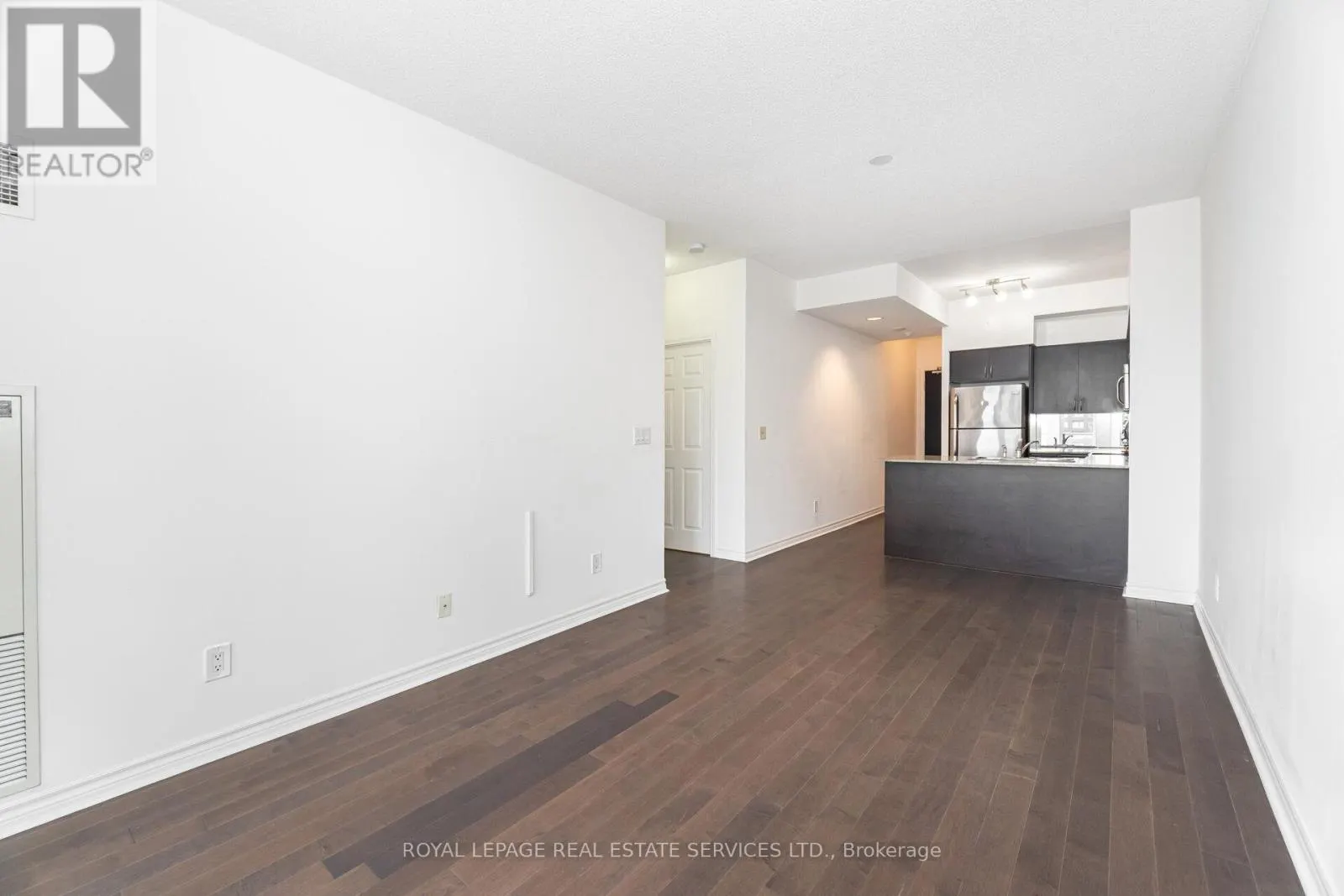 2807 - 388 PRINCE OF WALES DRIVE