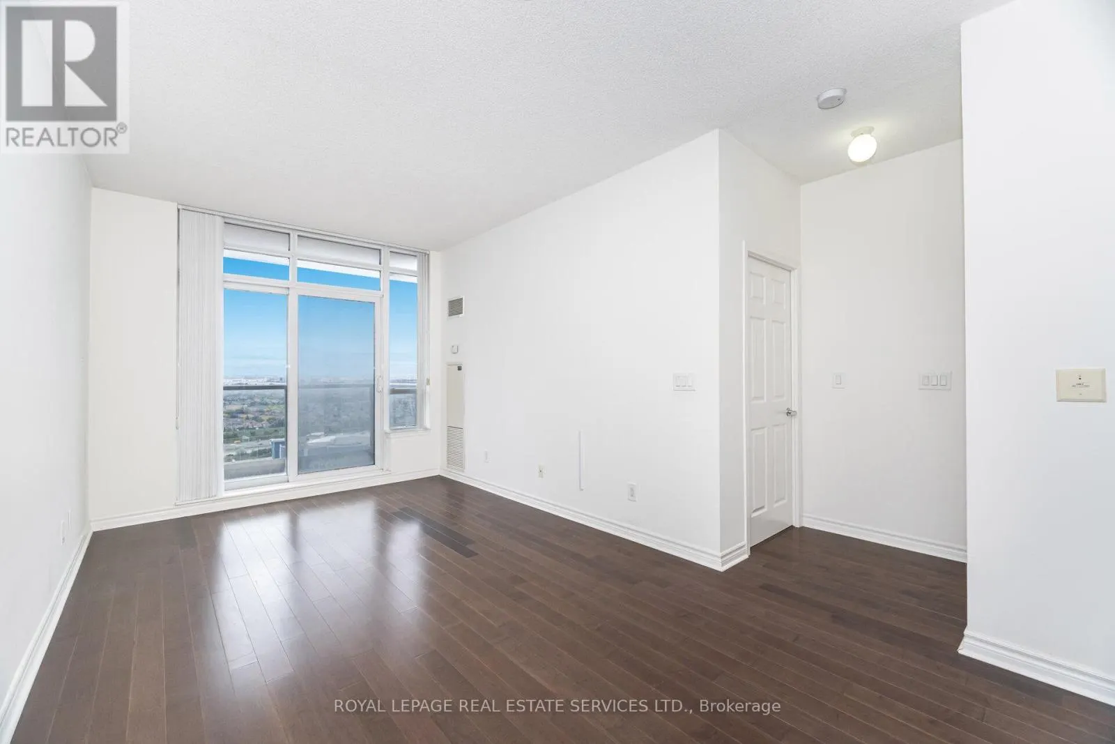2807 - 388 PRINCE OF WALES DRIVE