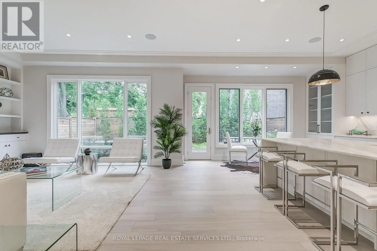 8 SHAND AVENUE