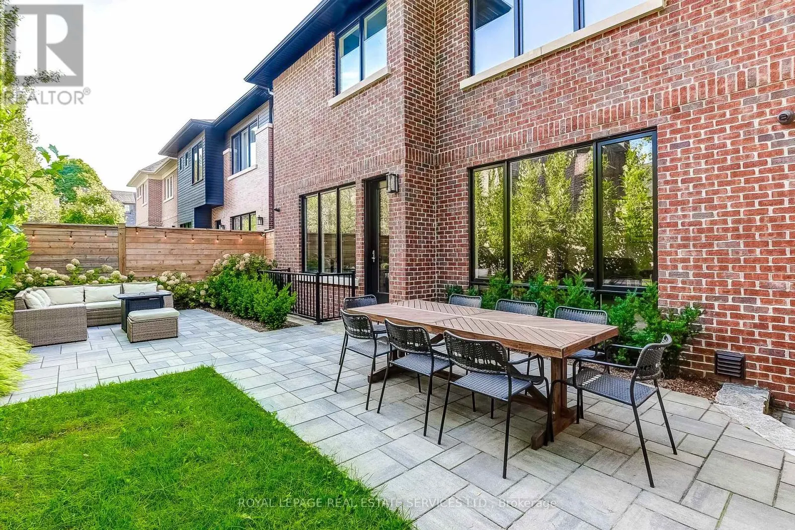 8 SHAND AVENUE