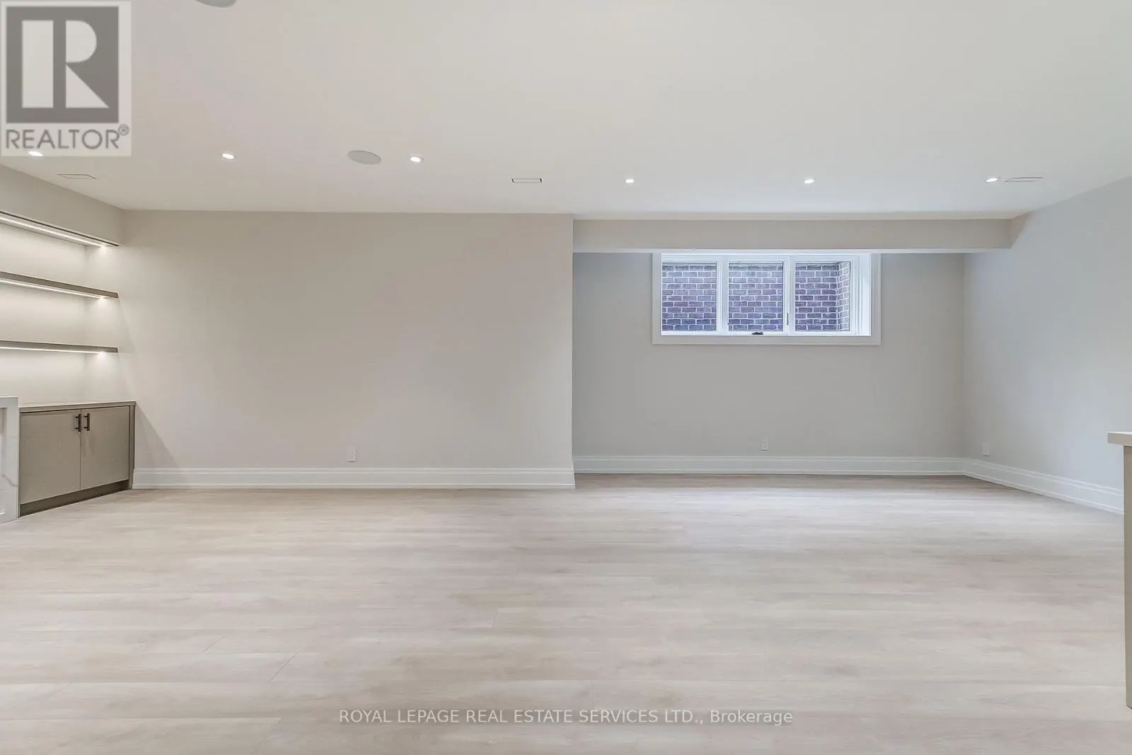 8 SHAND AVENUE