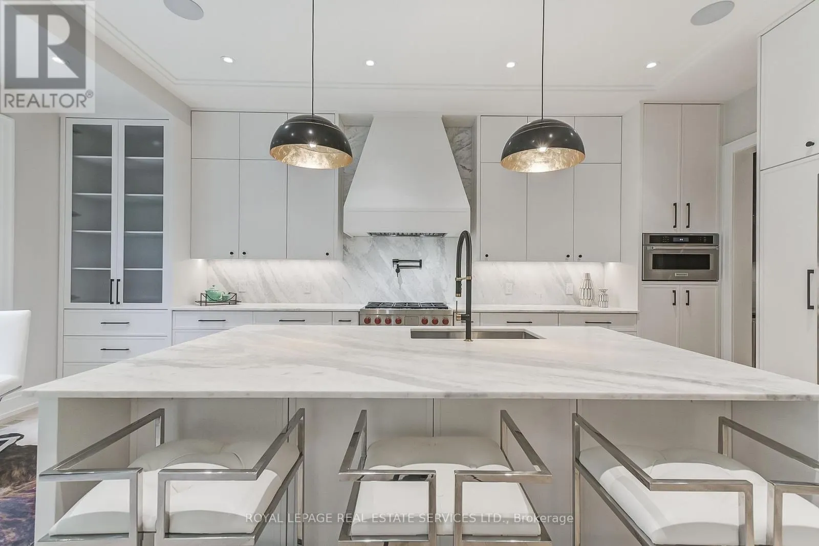 8 SHAND AVENUE