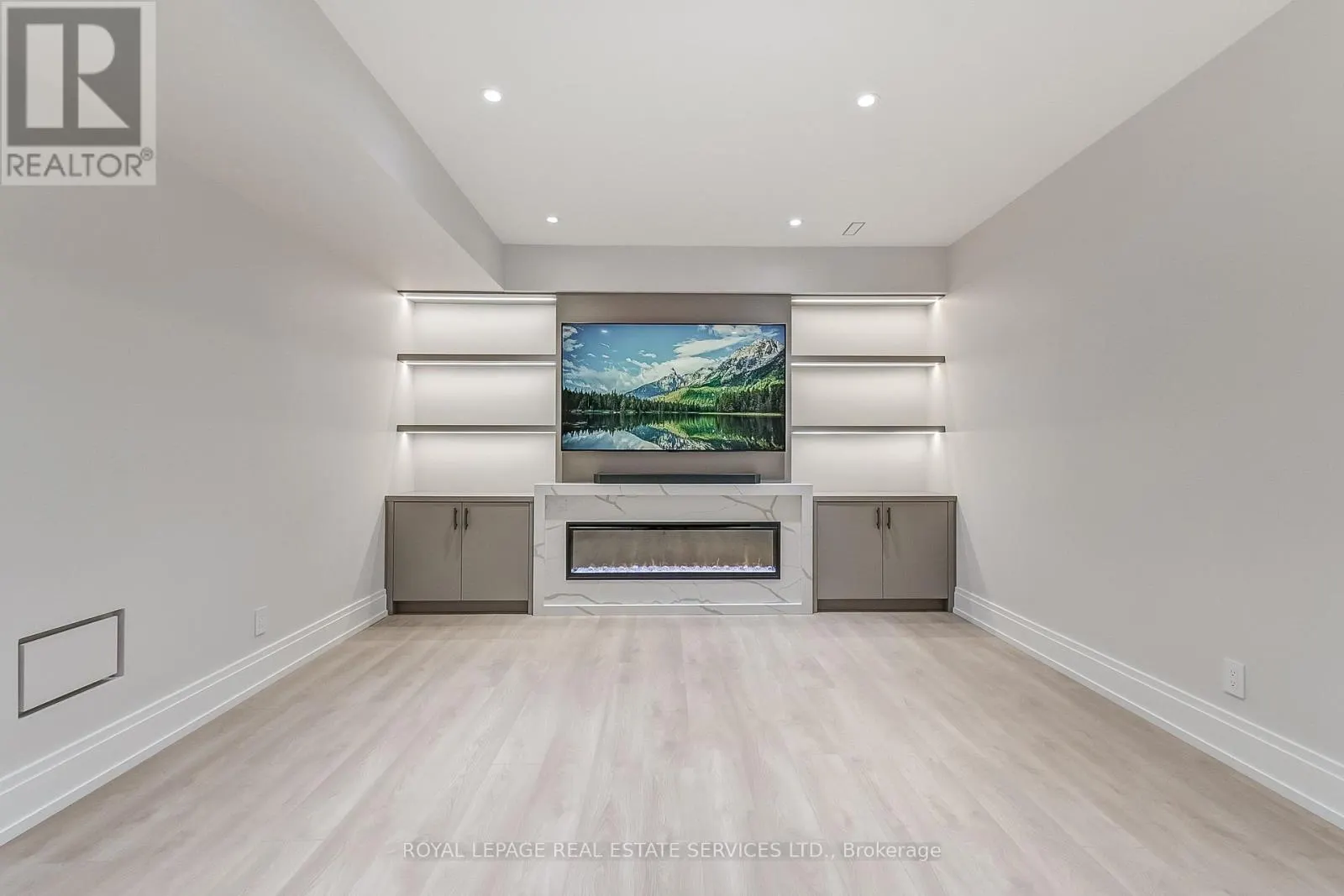 8 SHAND AVENUE