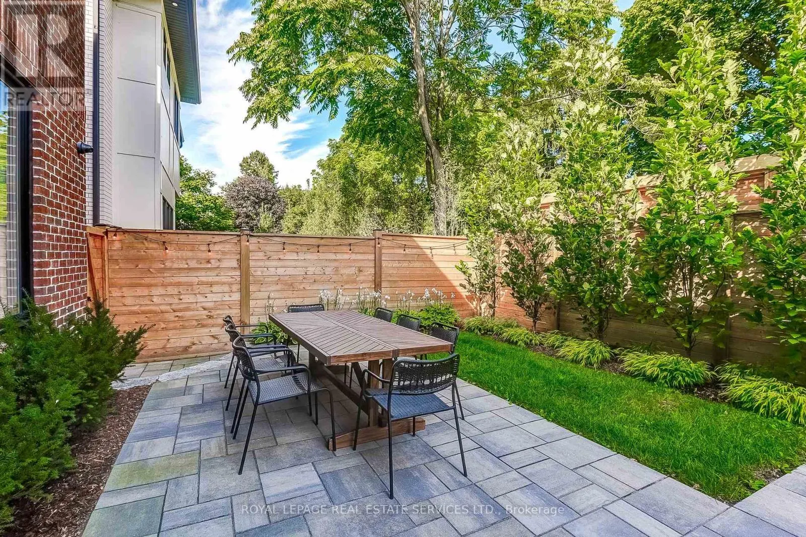 8 SHAND AVENUE