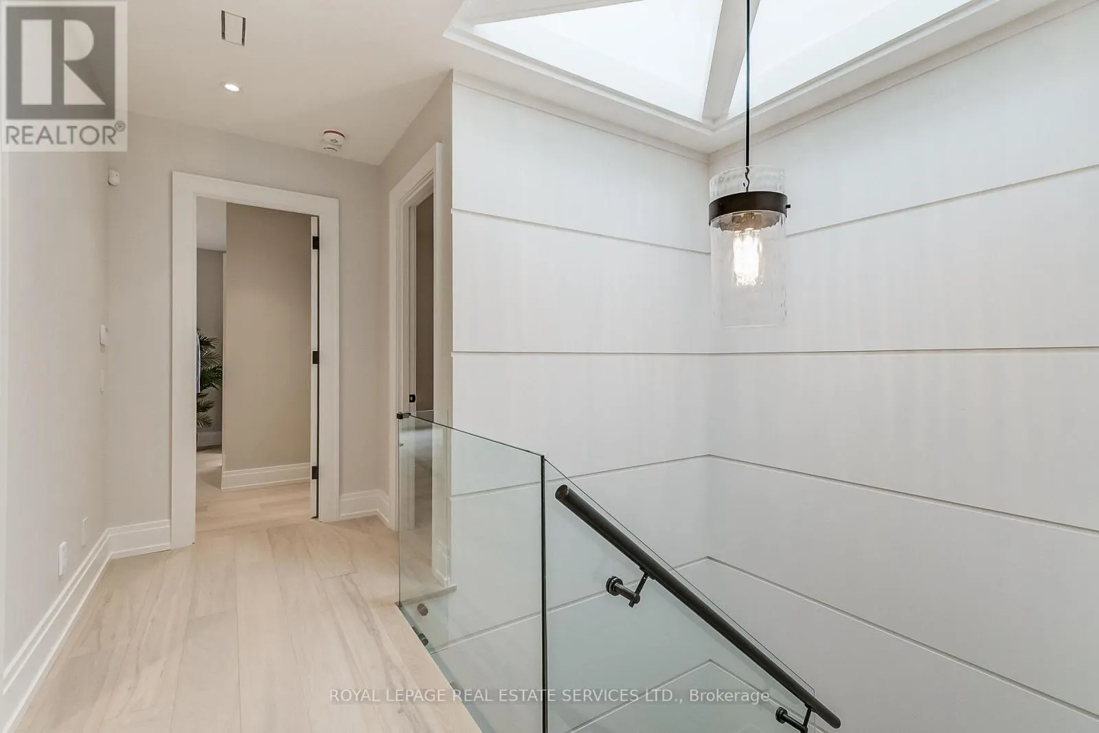 8 SHAND AVENUE