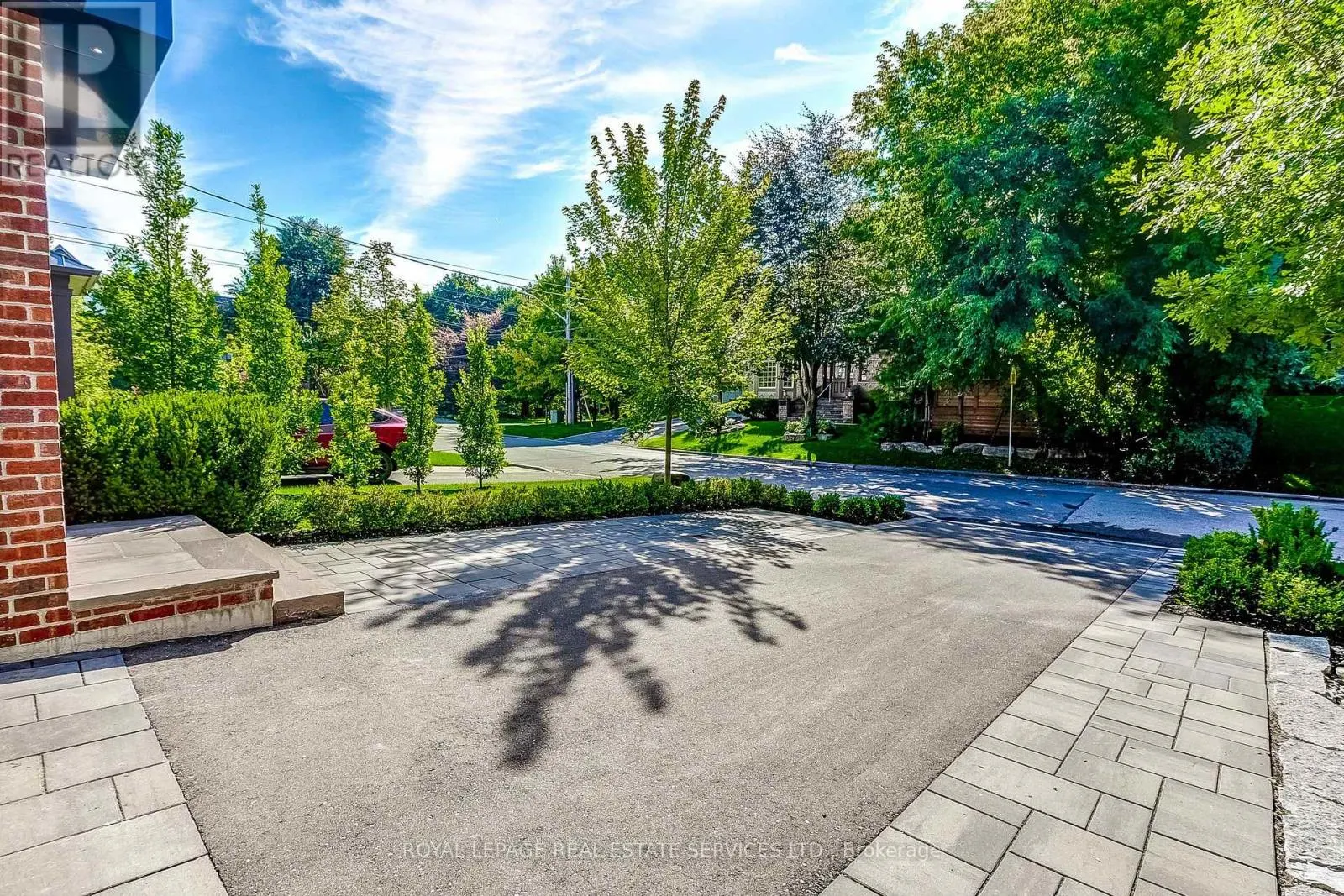 8 SHAND AVENUE