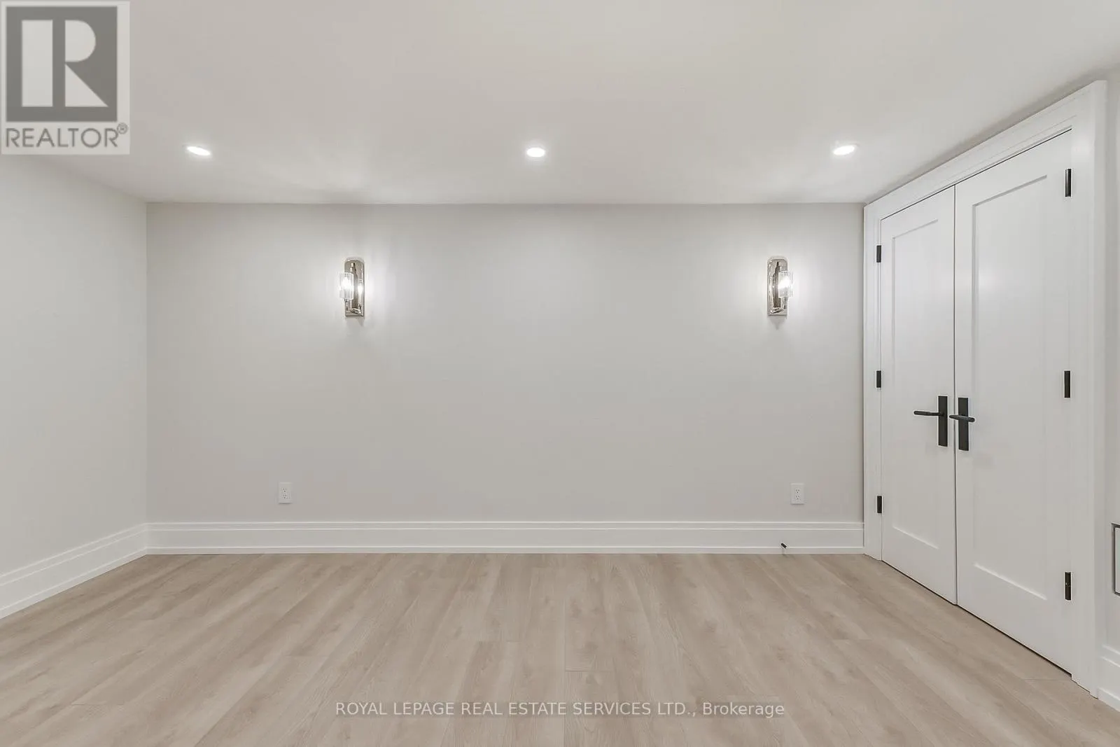 8 SHAND AVENUE