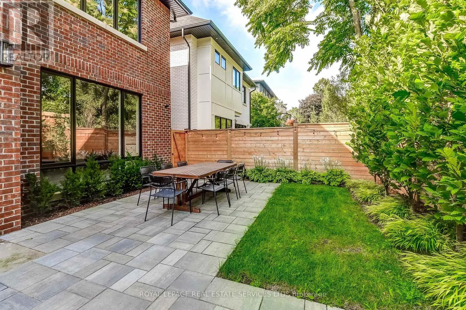 8 SHAND AVENUE