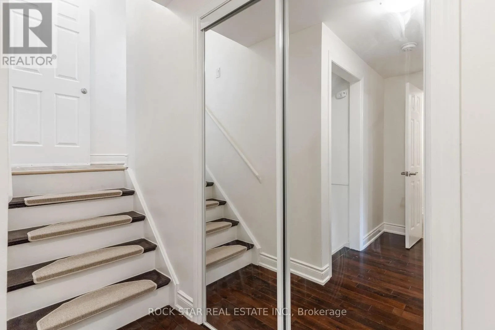 LOWER - 3675 GLENCOLIN COURT