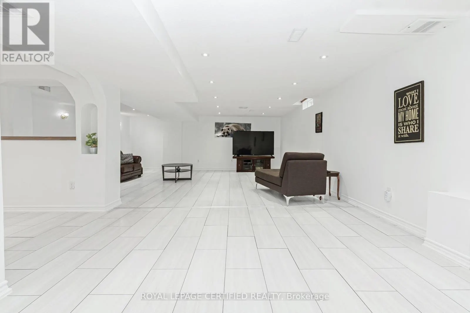 43 HEATHERDALE DRIVE