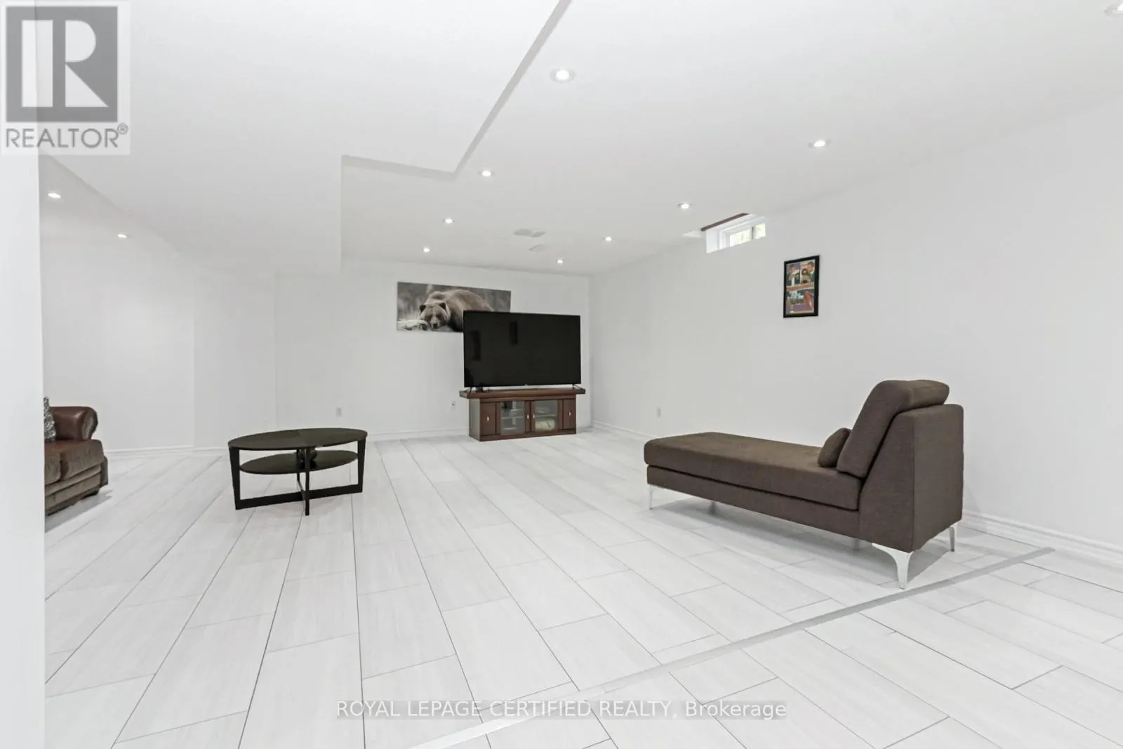 43 HEATHERDALE DRIVE