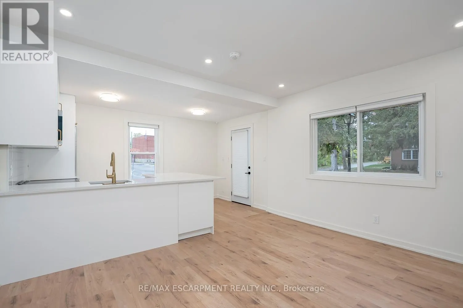2 - 519 ELIZABETH STREET