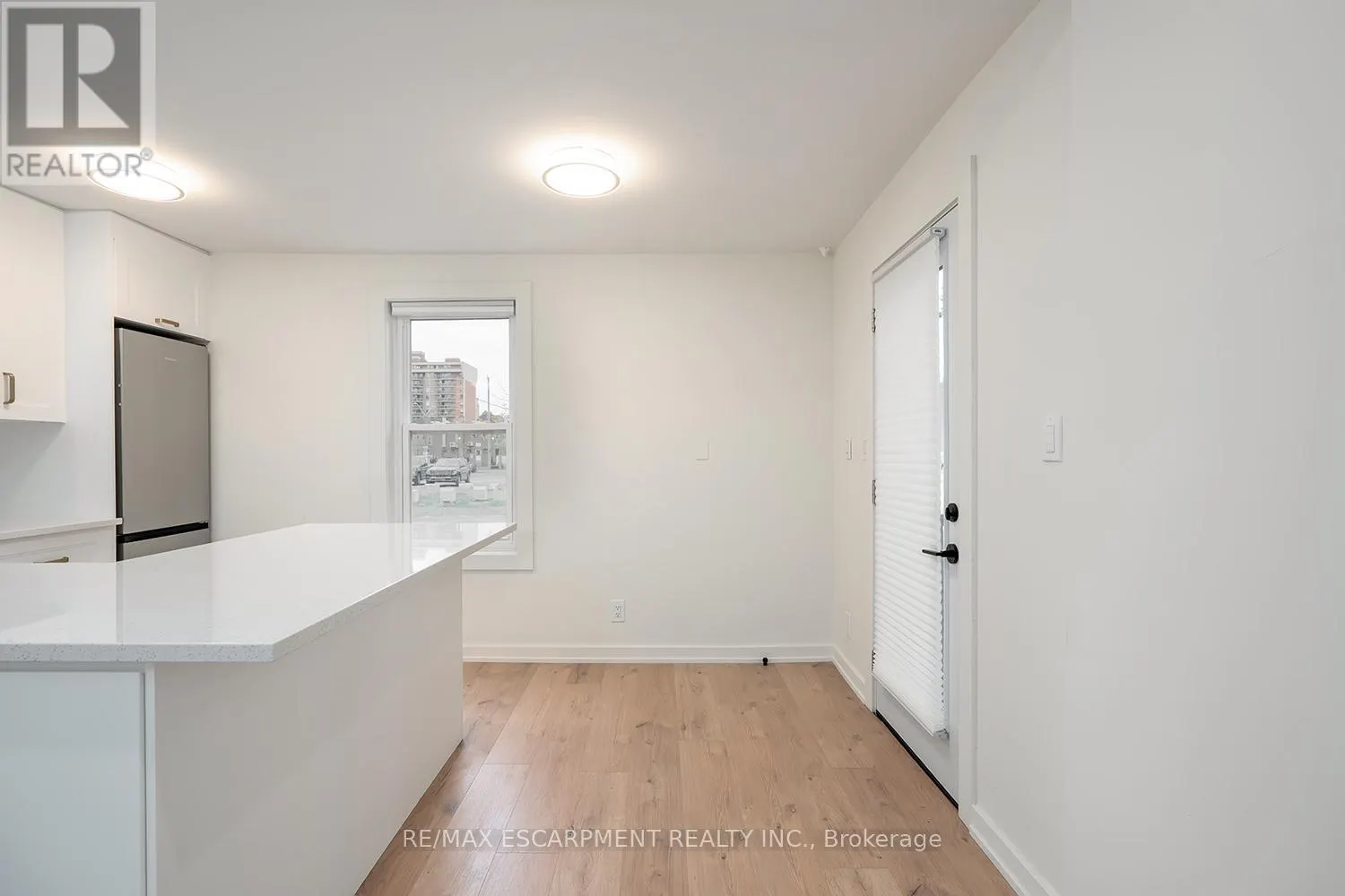 2 - 519 ELIZABETH STREET