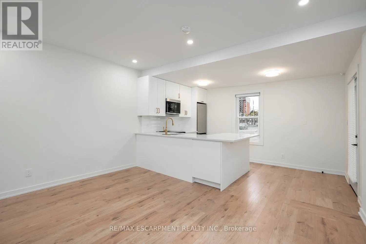 2 - 519 ELIZABETH STREET
