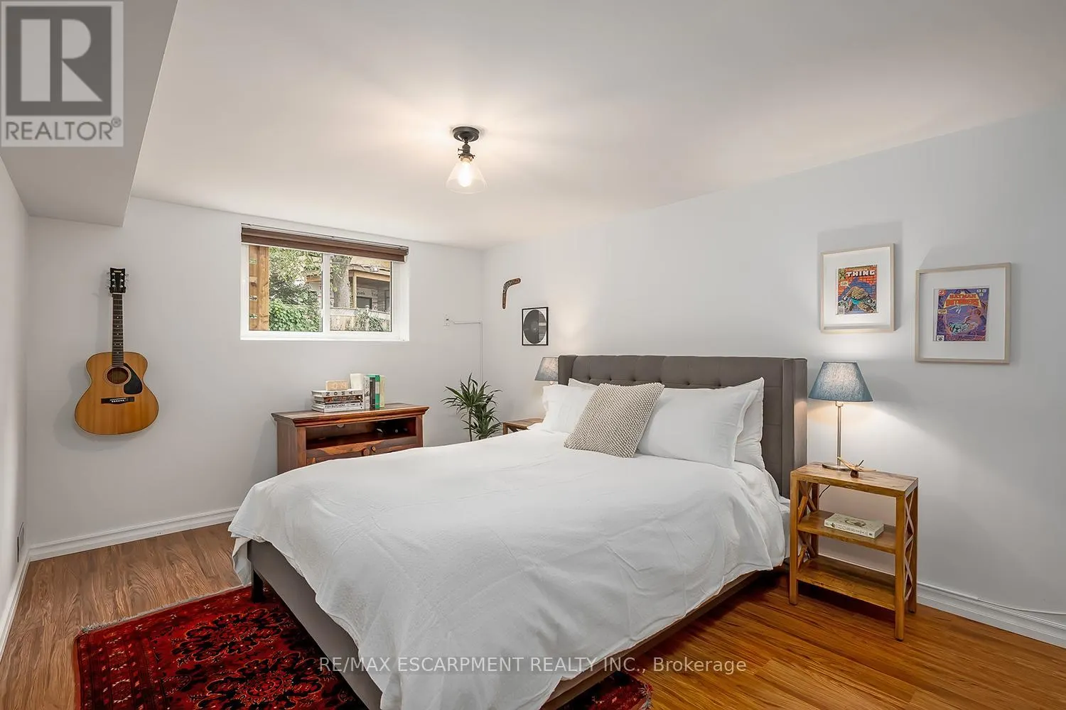 406 OAKWOOD DRIVE