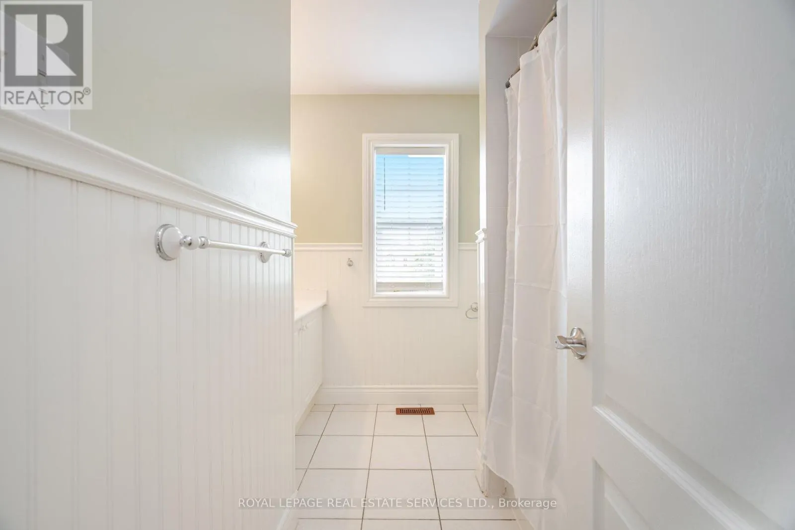 3896 BLOOMINGTON CRESCENT