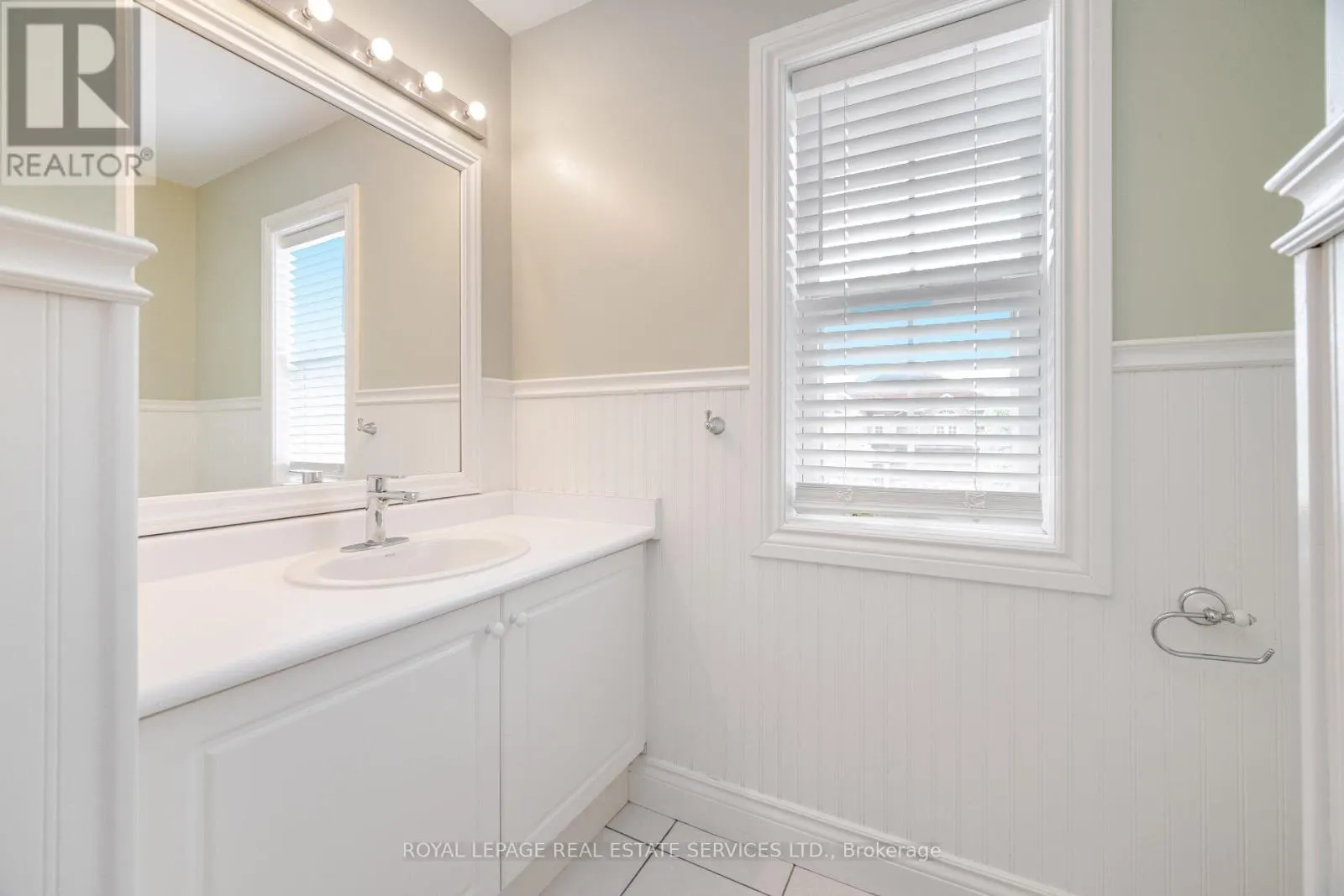 3896 BLOOMINGTON CRESCENT