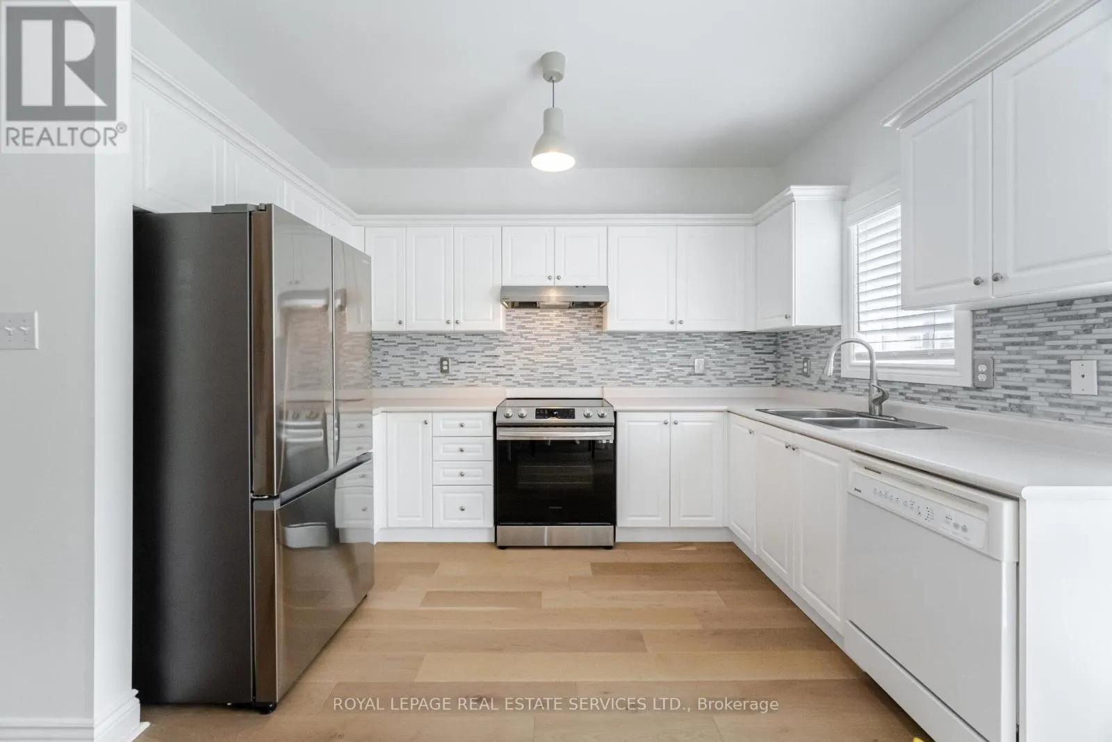 3896 BLOOMINGTON CRESCENT