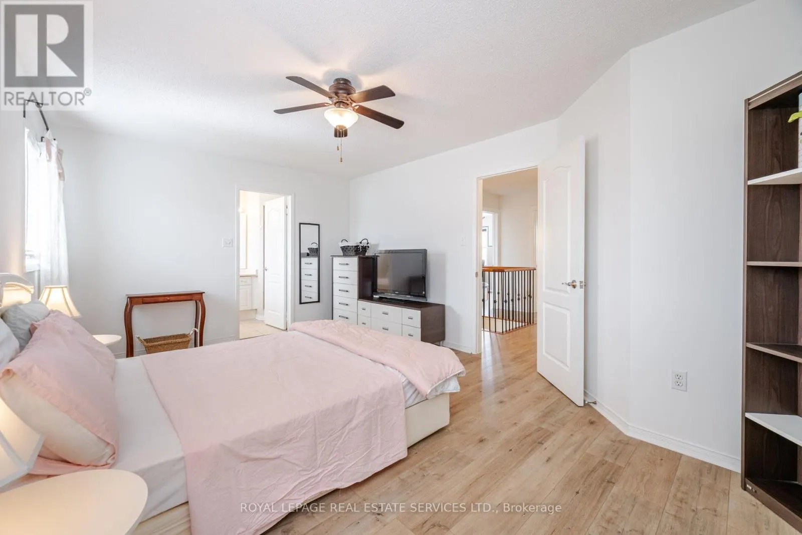 3896 BLOOMINGTON CRESCENT