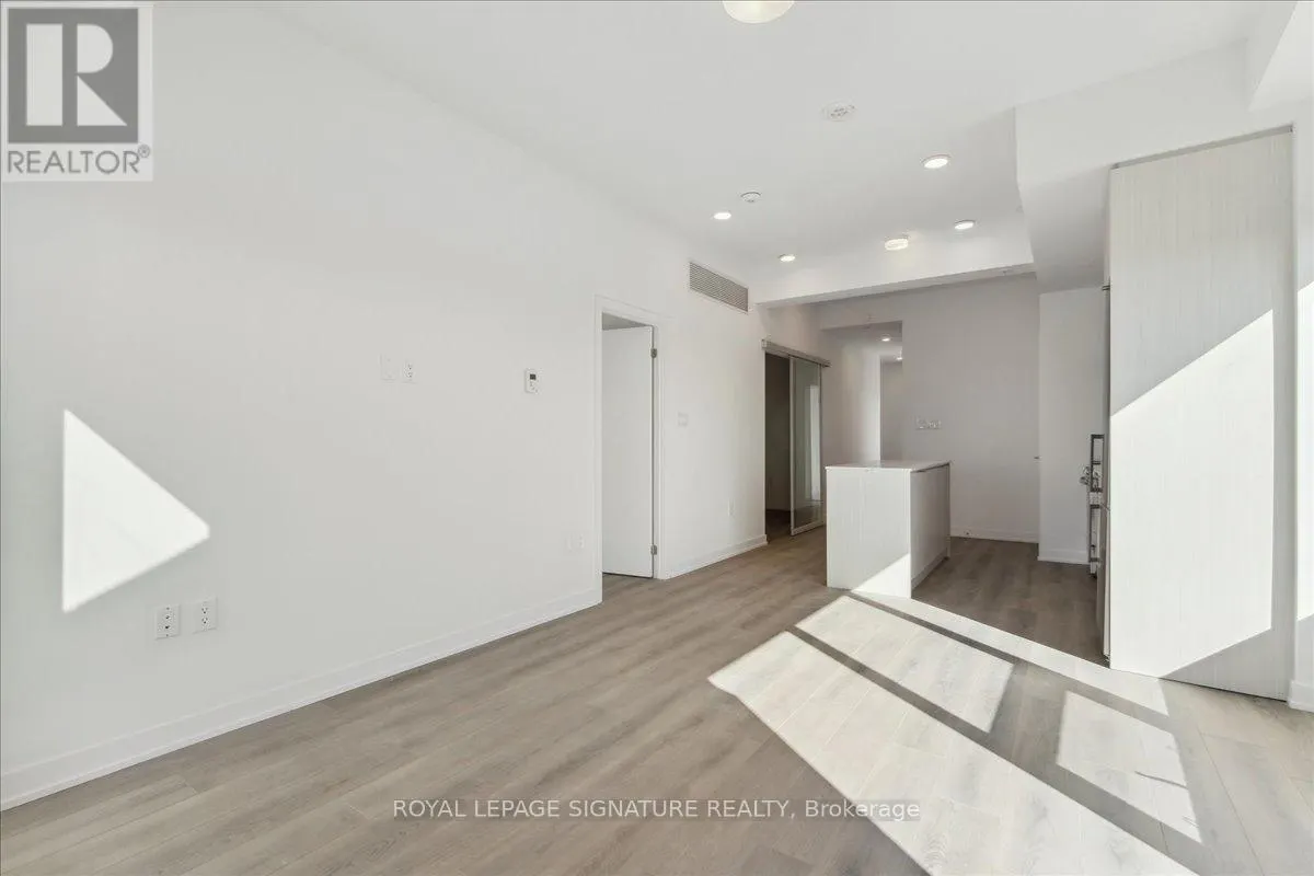 701 - 2433 DUFFERIN STREET