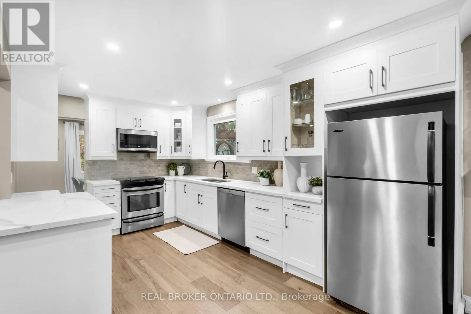 782 LAURIER AVENUE
